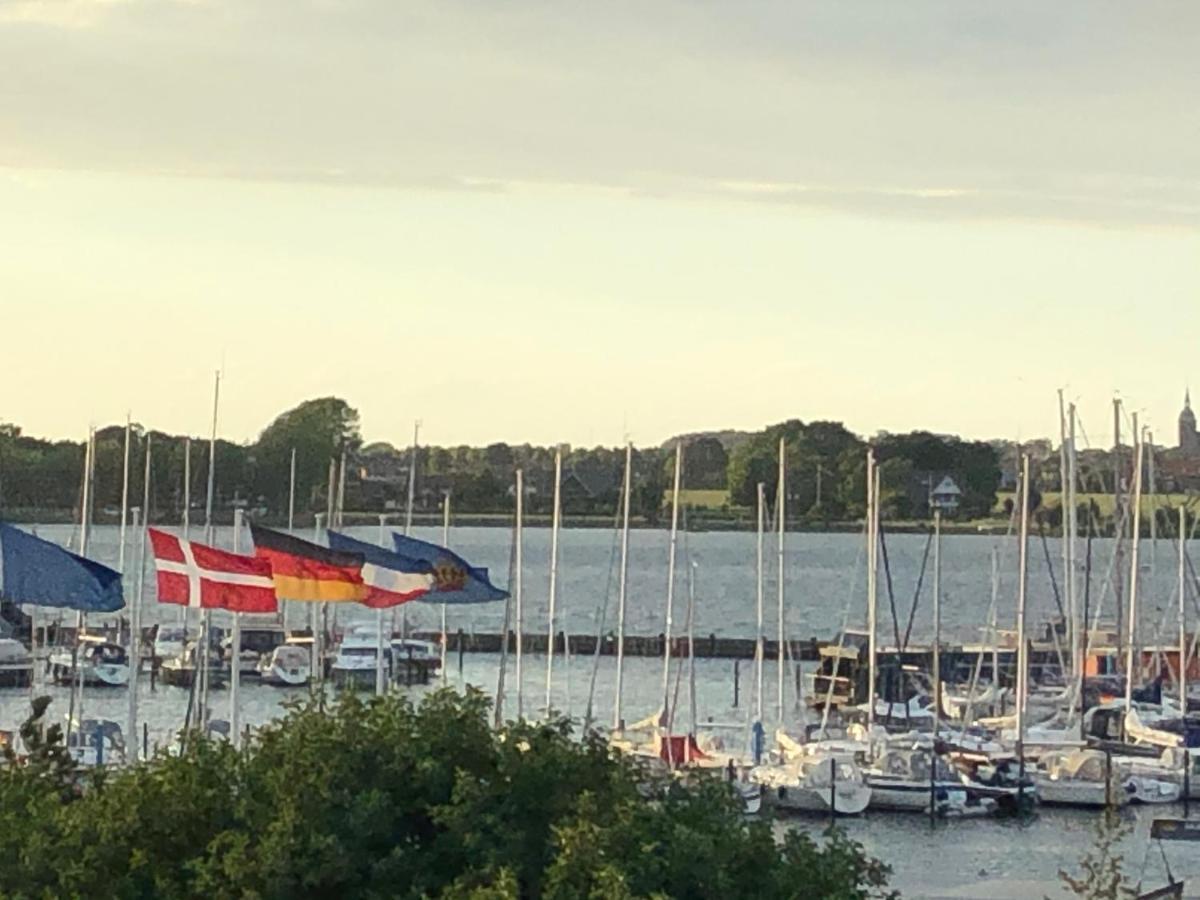 Kleine Scholle Appartement Fehmarn Buitenkant foto
